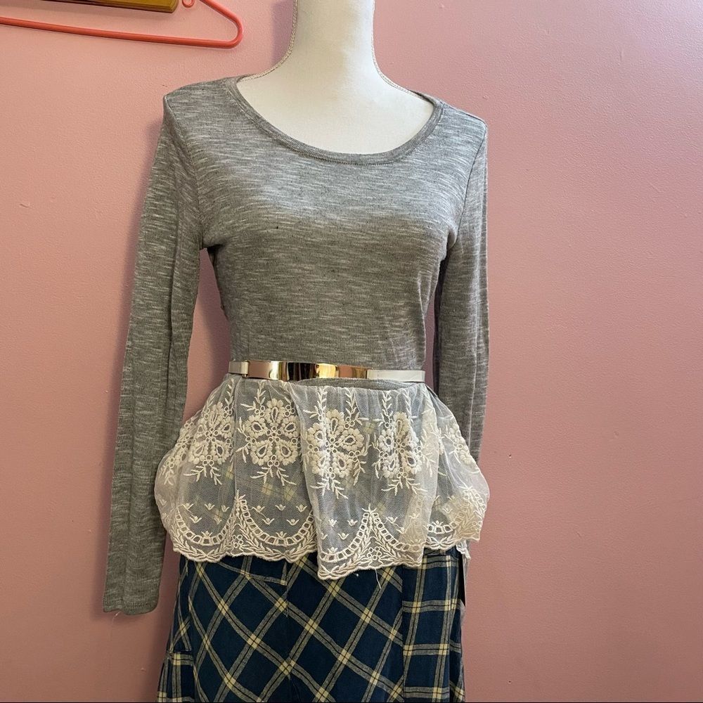 Paper + Tee Long Sleeve Gray Sweater with Long Lace White Trim